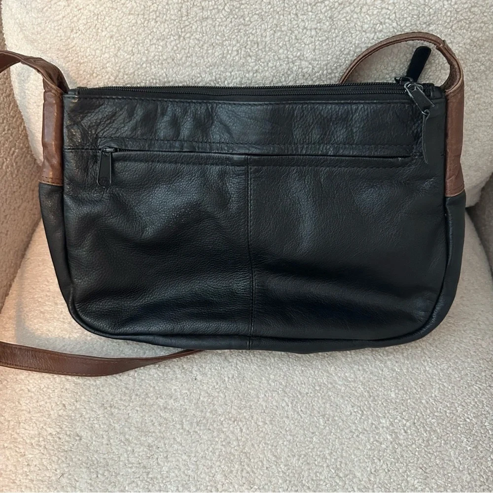 Orvis vintage leather crossbody shoulder bag.